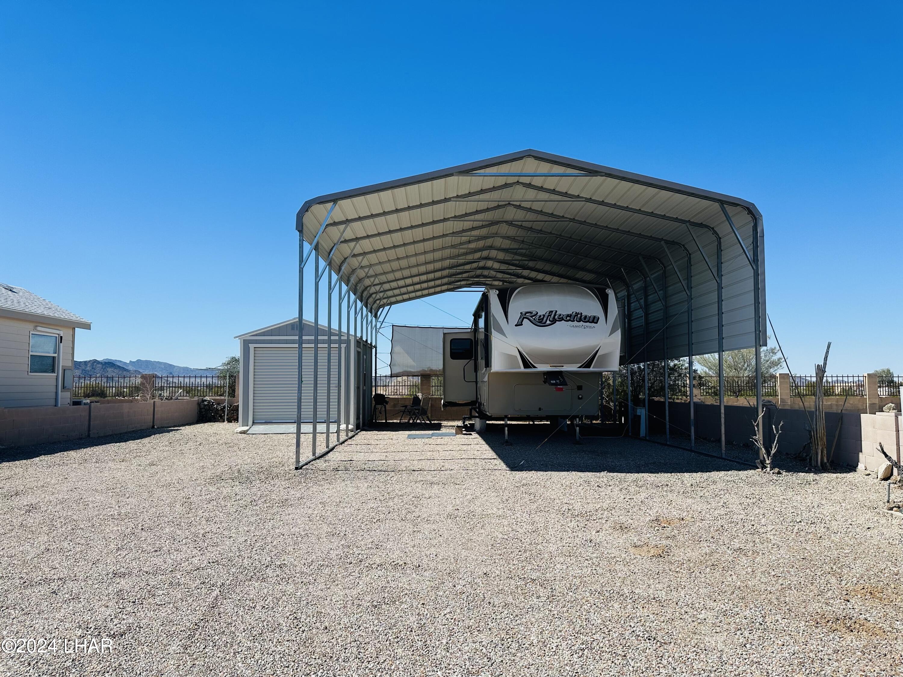 16 N Saguaro Rd