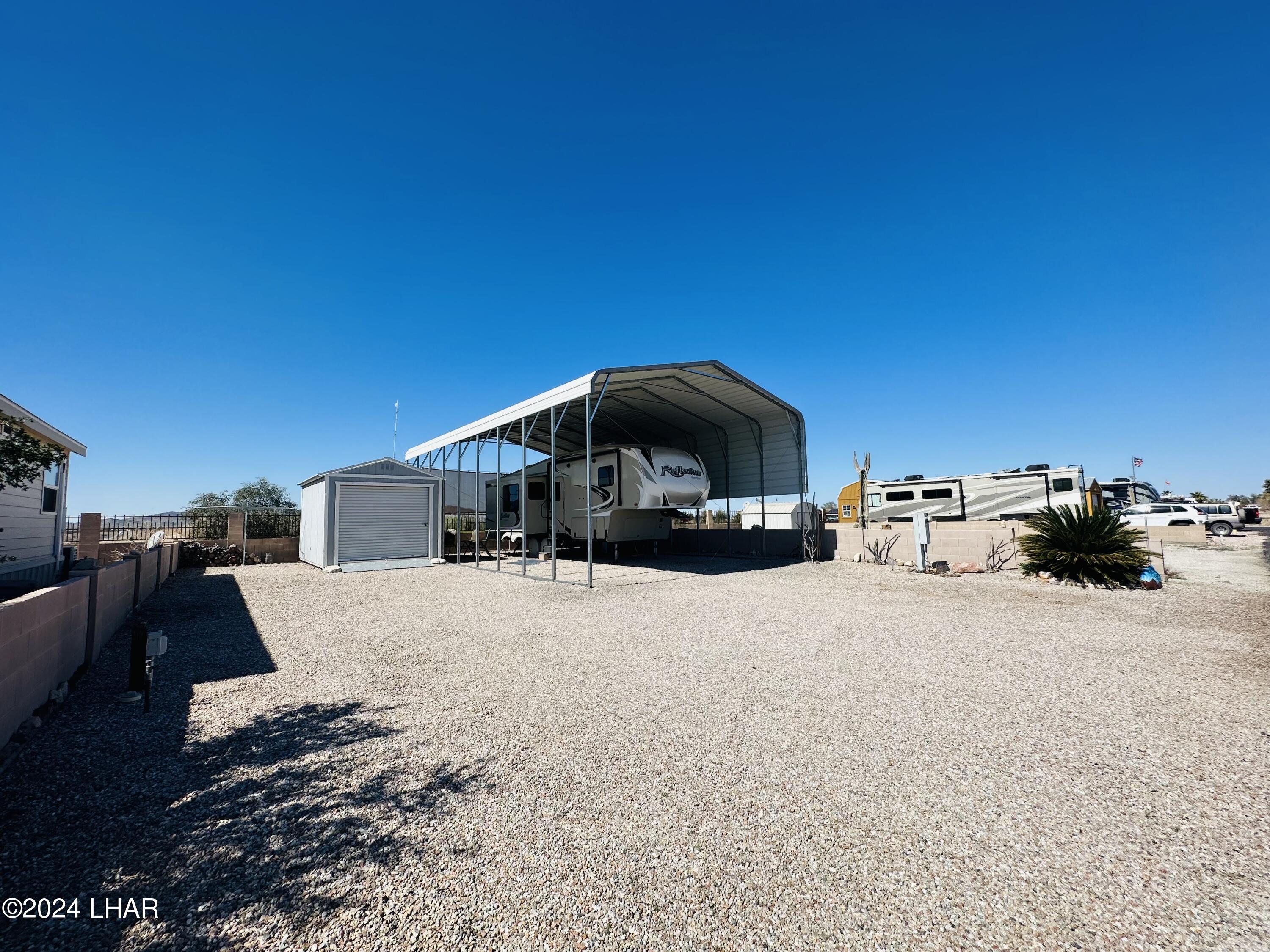 16 North Saguaro Road Quartzsite, AZ 85346 - Photo 3 of 15 RV Lifestyle
