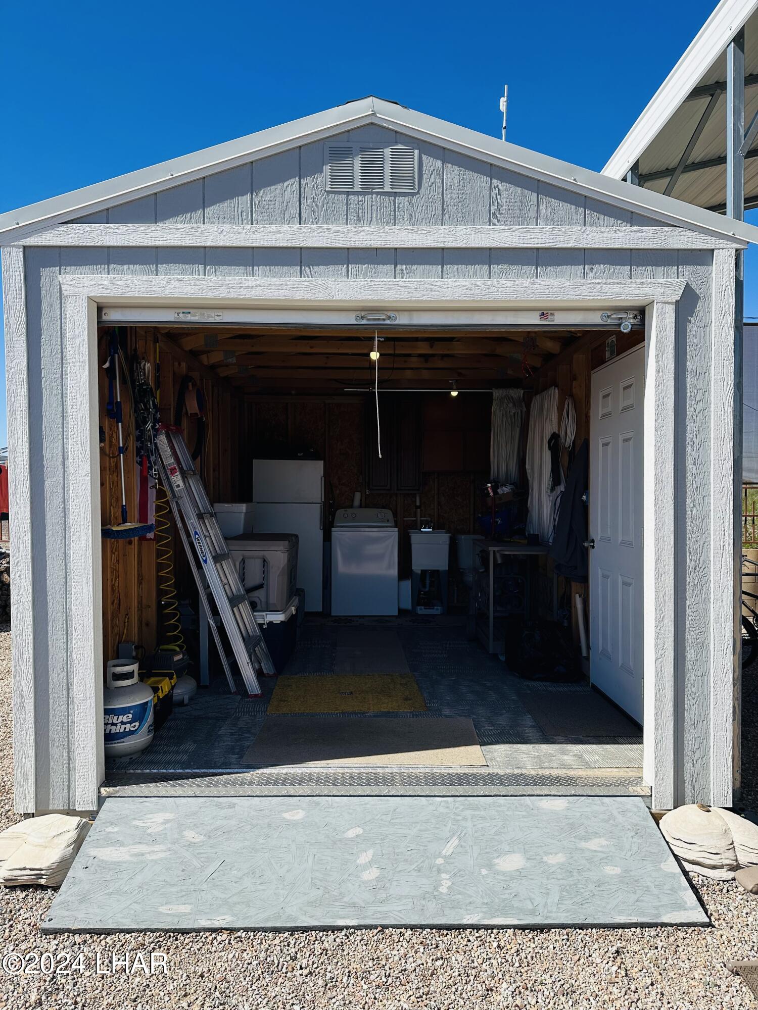 16 North Saguaro Road Quartzsite, AZ 85346 - Photo 6 of 15 Shed