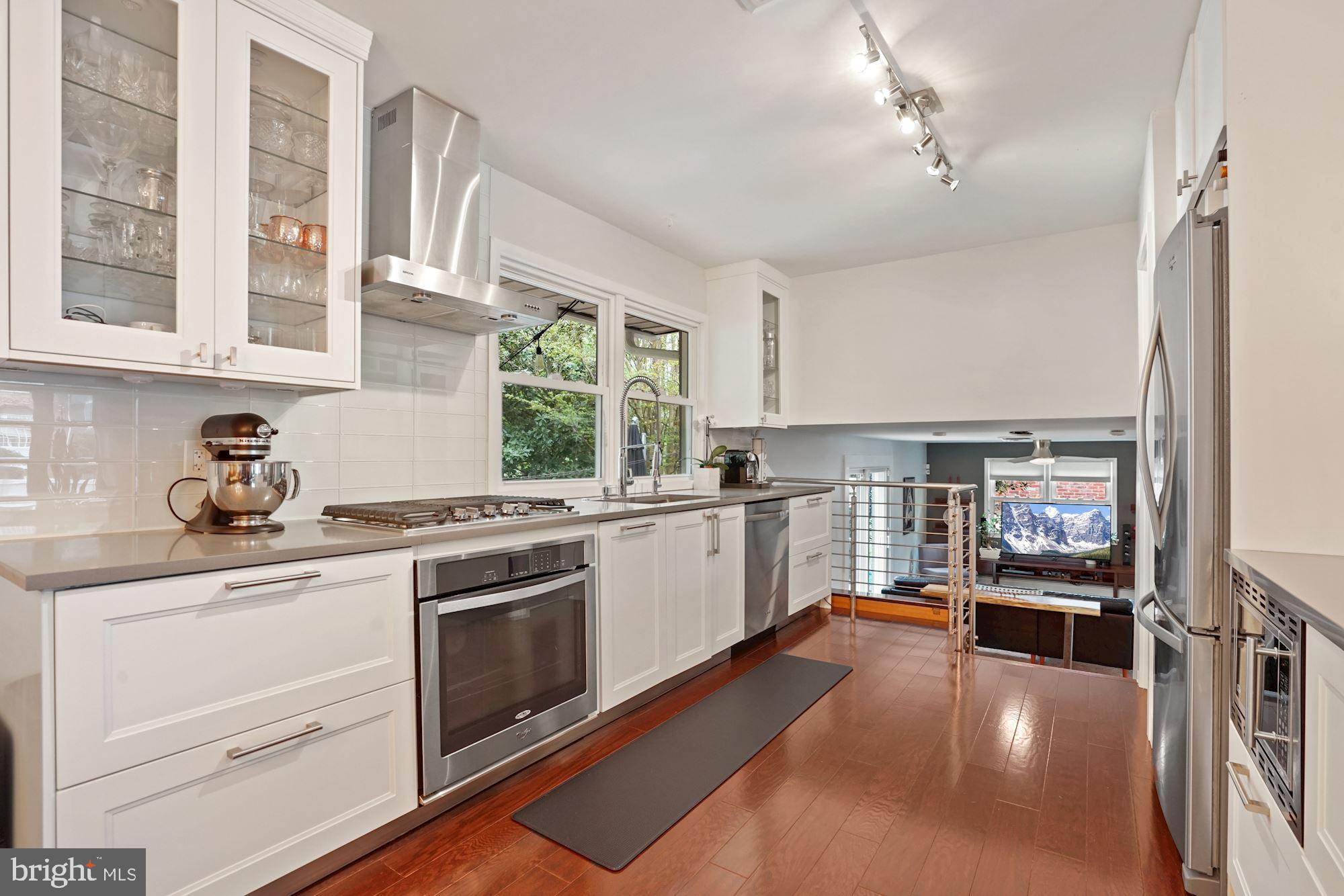 9813 Belhaven Road Bethesda, MD 20817 - Photo 8 of 31 Gallery Image 8