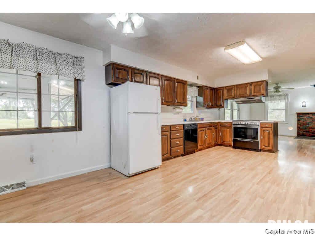 3742 Brickler Road Springfield, IL 62707 - Photo 8 of 36
