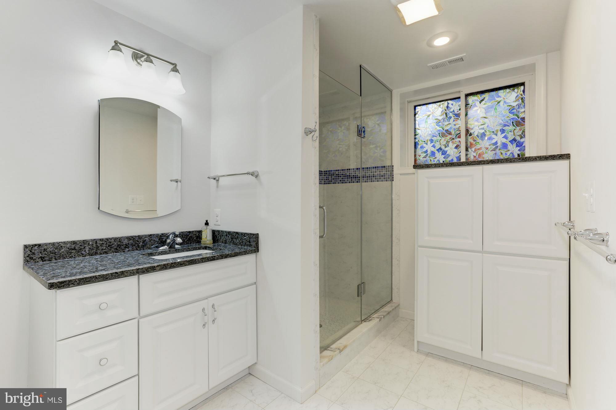 6409 Wiscasset Road Bethesda, MD 20816 - Photo 14 of 17 Bath