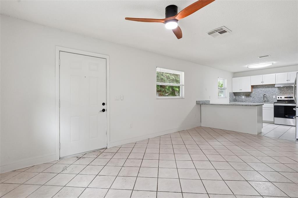7133 Pinewood Drive New Port Richey, FL 34652 - Photo 3 of 18