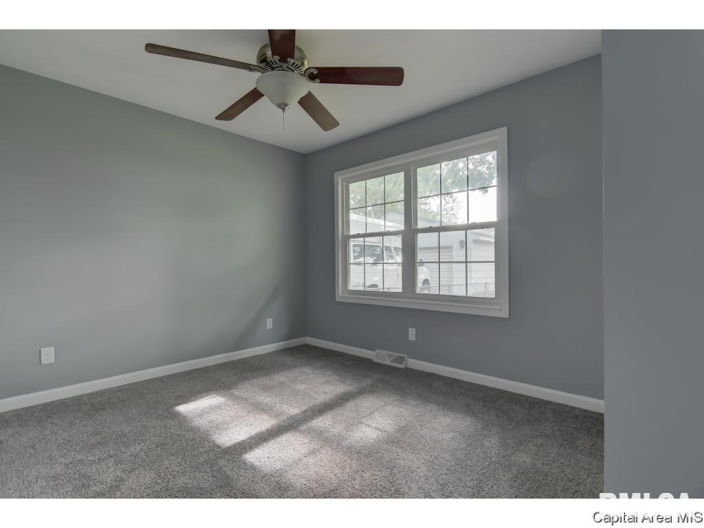 2021 Stanhope Road Springfield, IL 62702 - Photo 11 of 24
