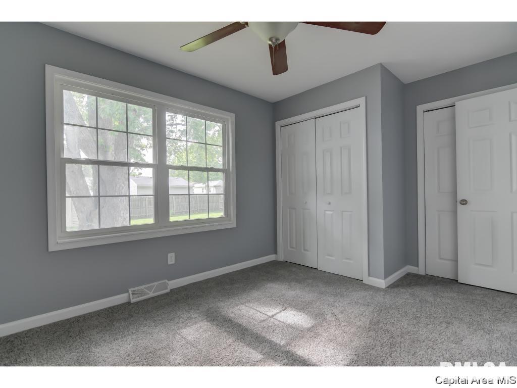 2021 Stanhope Road Springfield, IL 62702 - Photo 12 of 24