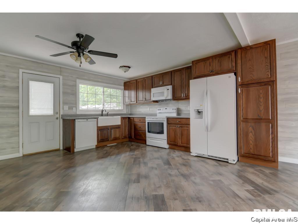 2021 Stanhope Road Springfield, IL 62702 - Photo 6 of 24