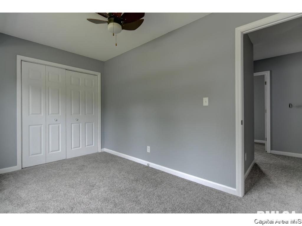 2021 Stanhope Road Springfield, IL 62702 - Photo 8 of 24