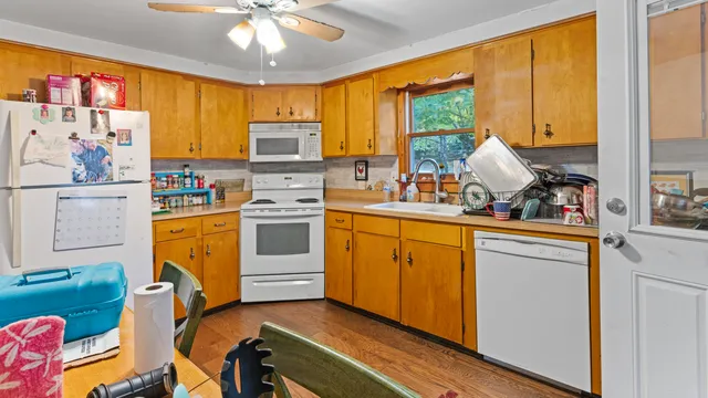 $199,000 | 157 Belgrade Road, Manchester, ME 04351