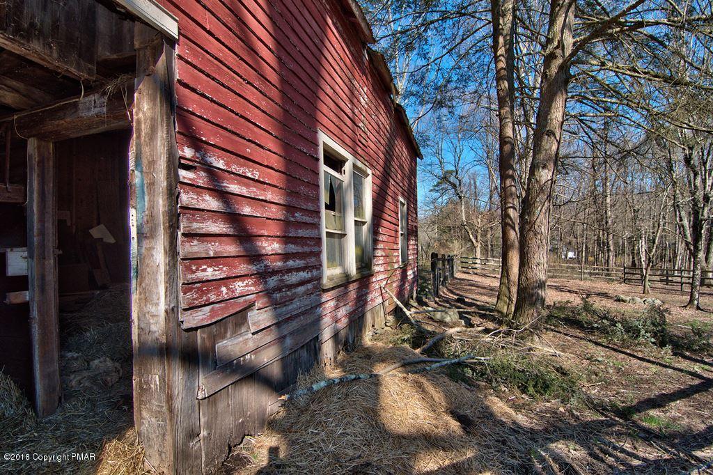 465 Pensyl Creek Road Stroudsburg, PA 18360 - Photo 68 of 80 a backyard of a house