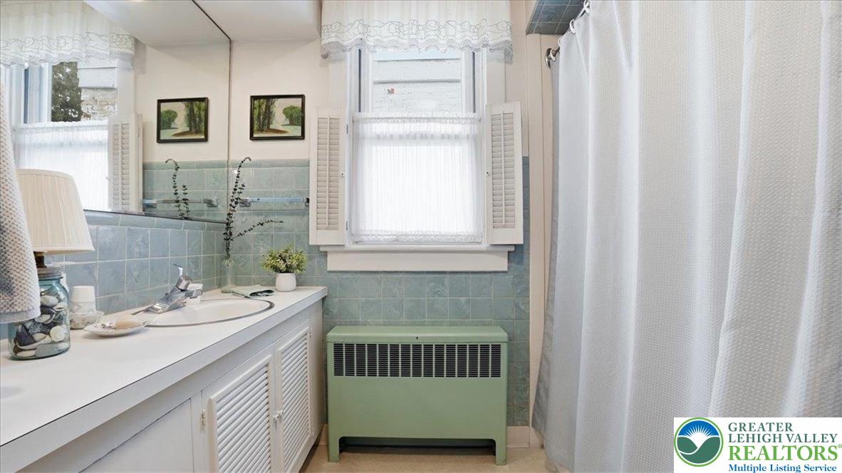 717 High Street Bethlehem, PA 18018 - Photo 20 of 35