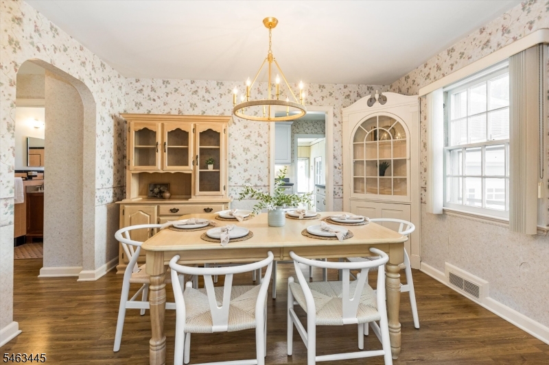 1014 Norton Road Union, NJ 07083 - Photo 9 of 37 Gallery Image 9