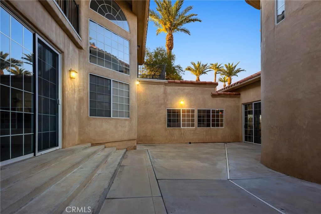 3670 Riverview Terrace Needles, CA 92363 - Photo 57 of 74 Courtyard