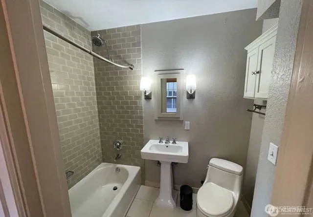 $1,700 | 124 Warren Avenue North, Unit 310, Seattle, WA 98109