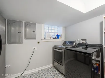 $850,000 | 4421 North Troy Street, Chicago, IL 60625