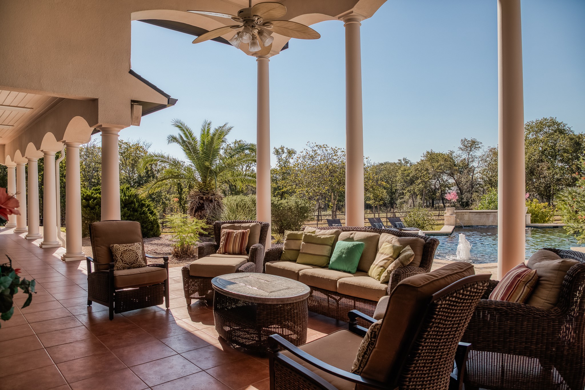 547 Powder Ridge Luling, TX 78648 - Photo 2 of 50 a living room with furniture and a large window
