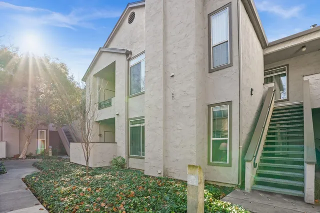 a view of a front door of the house