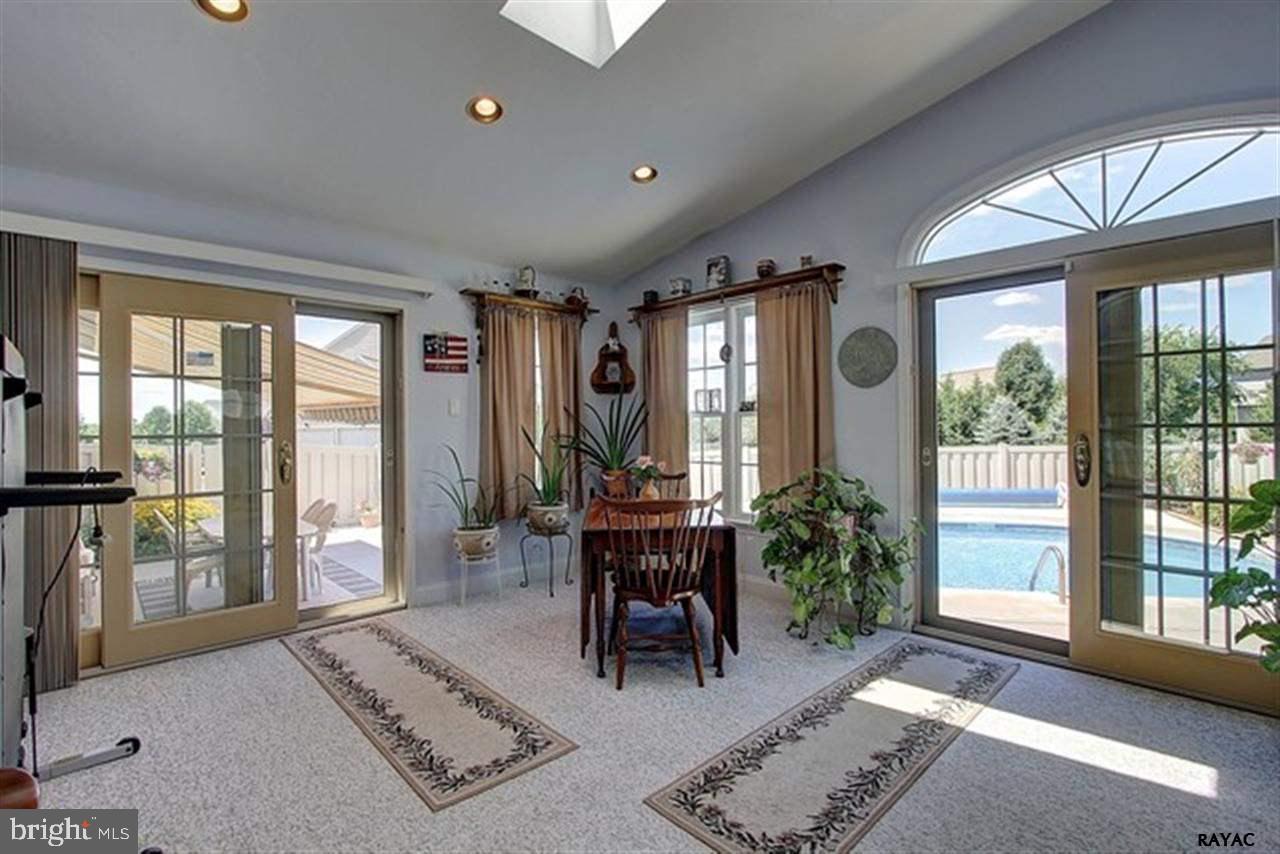 3135 Ridings Way York, PA 17408 - Photo 3 of 27 Gallery Image 3