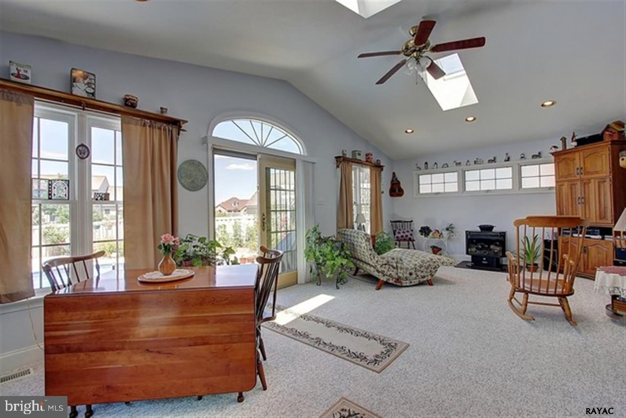 3135 Ridings Way York, PA 17408 - Photo 4 of 27 Gallery Image 4