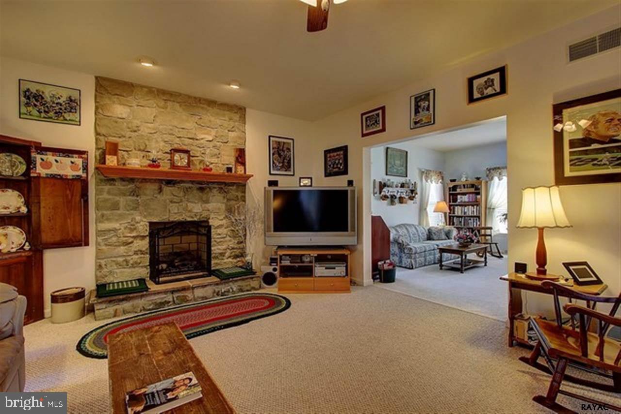 3135 Ridings Way York, PA 17408 - Photo 6 of 27 Gallery Image 6