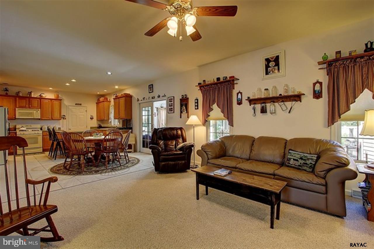 3135 Ridings Way York, PA 17408 - Photo 7 of 27 Gallery Image 7