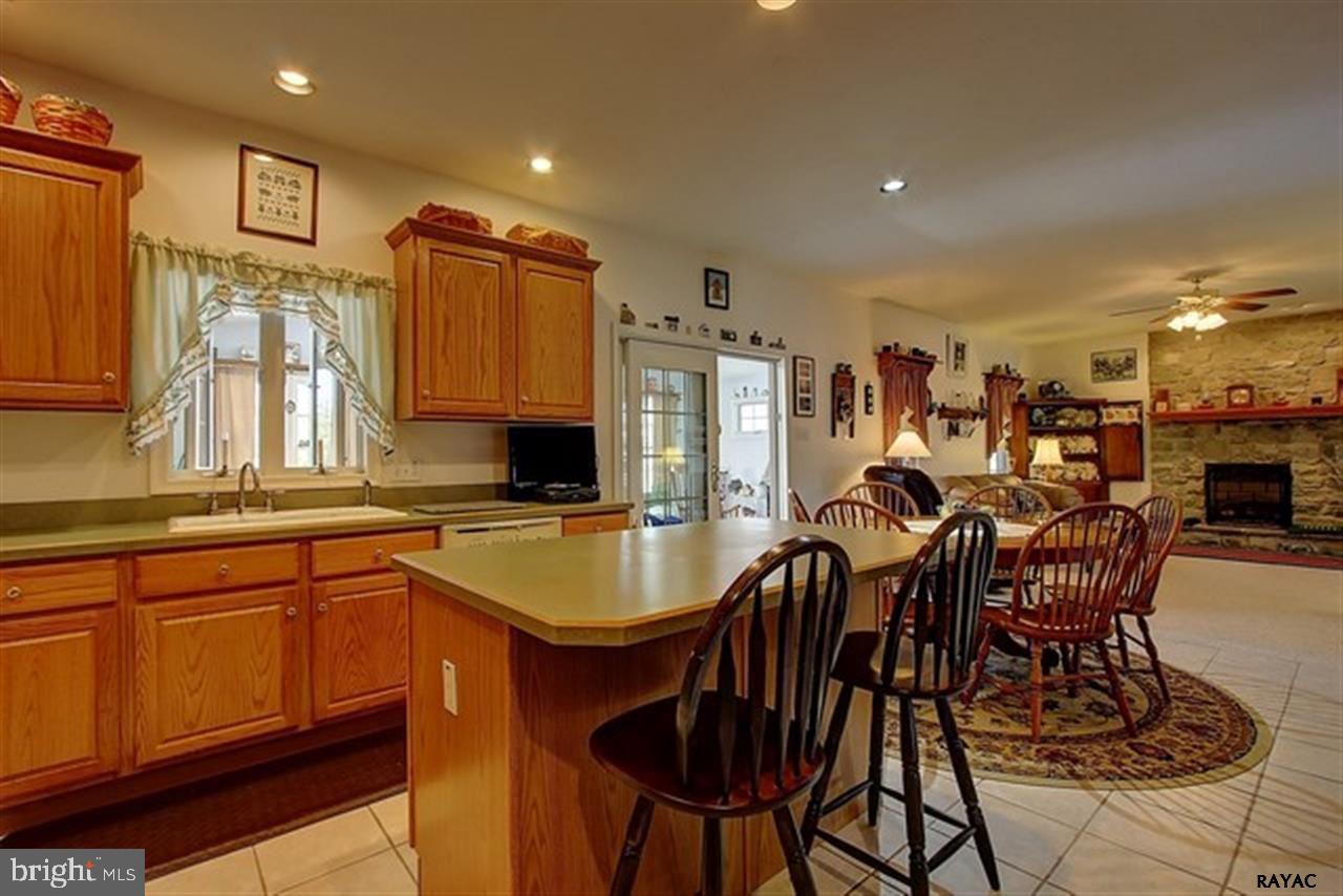 3135 Ridings Way York, PA 17408 - Photo 9 of 27 Gallery Image 9