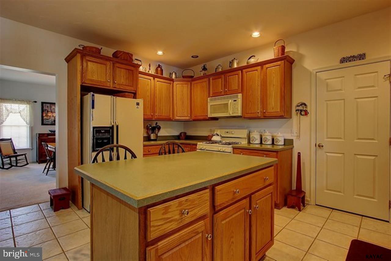 3135 Ridings Way York, PA 17408 - Photo 10 of 27 Gallery Image 10