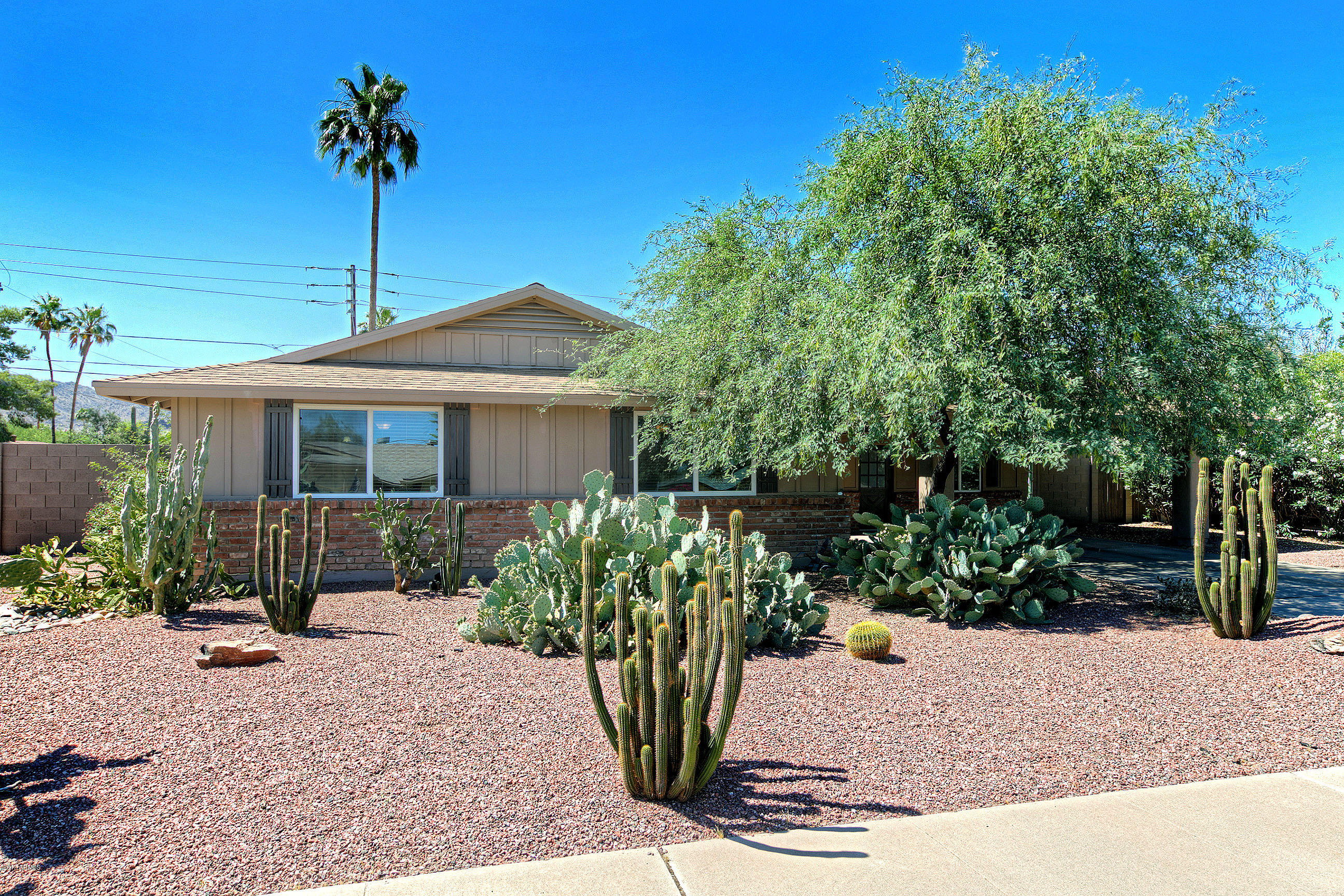 3351 East Beryl Lane Phoenix, AZ 85028 - Photo 2 of 33 Front of Home