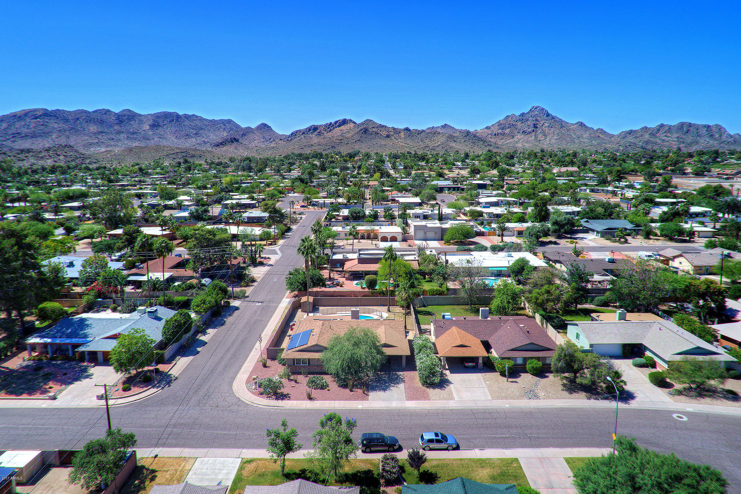 3351 East Beryl Lane Phoenix, AZ 85028 - Photo 29 of 33 Aerial South