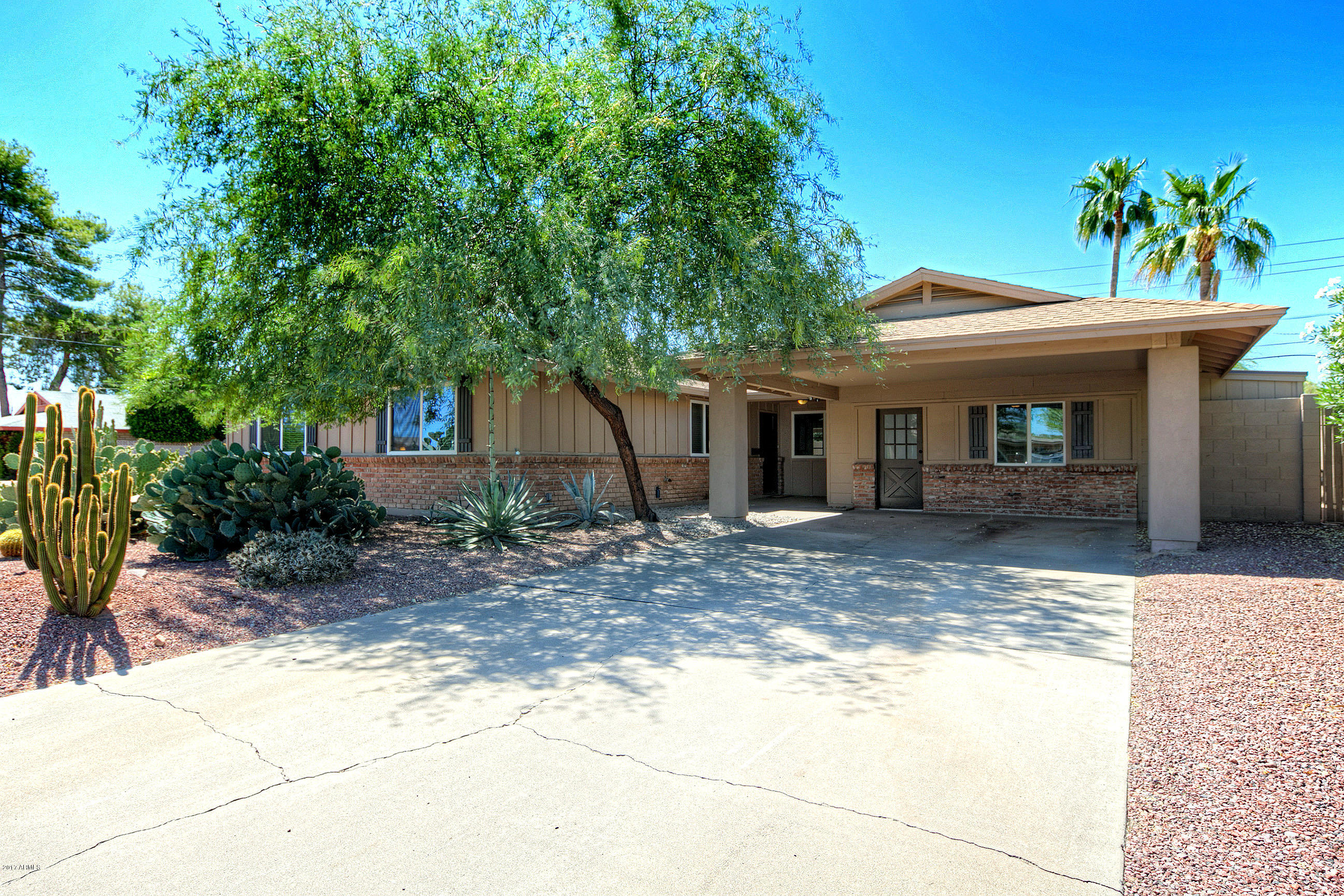 3351 East Beryl Lane Phoenix, AZ 85028 - Photo 8 of 33 Carport
