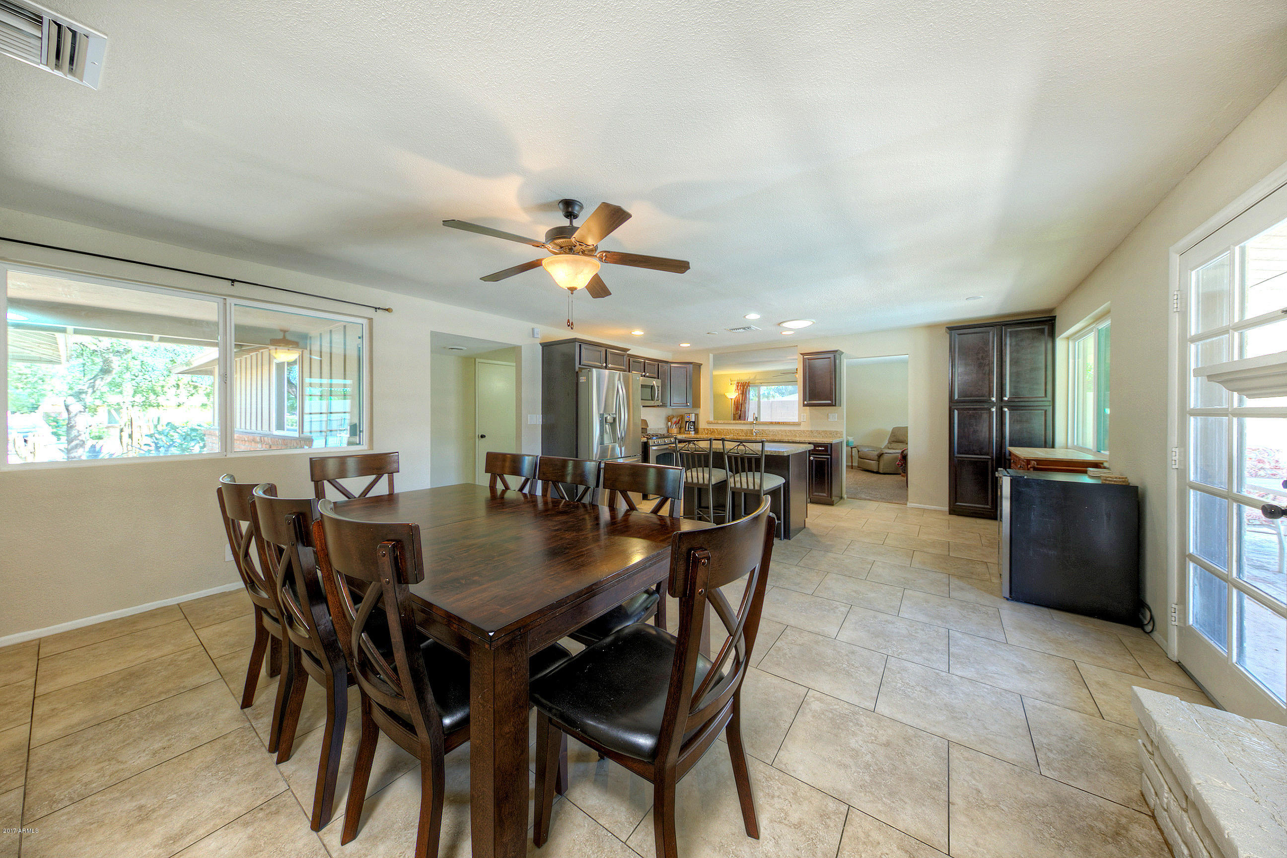 3351 East Beryl Lane Phoenix, AZ 85028 - Photo 10 of 33 Dining and Kitchen