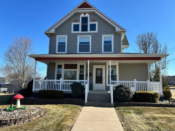 $320,000 | 142 Elliot Street, Preston, IA 52069