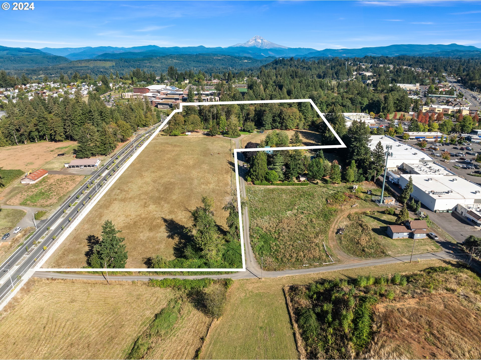 16370 Bell Street Sandy, OR 97055 - Photo 19 of 44 a view of a city from a balcony