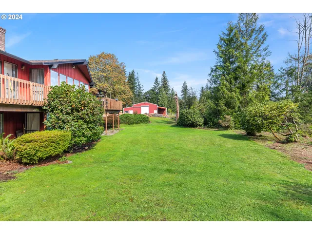 a view of backyard with green space