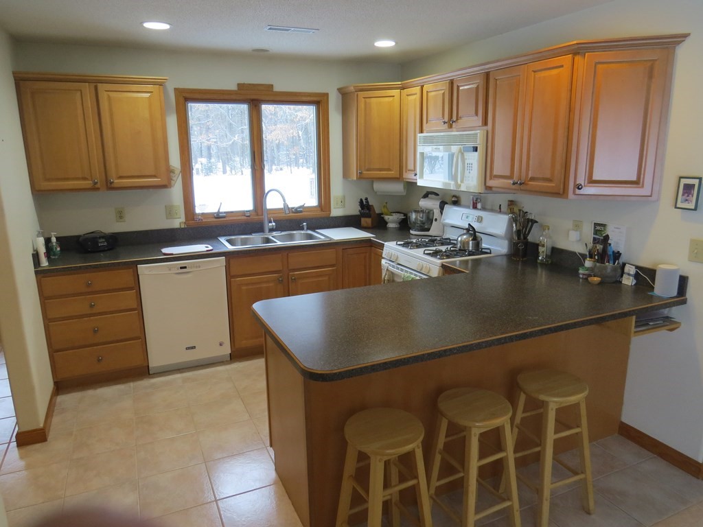 101 Gunn Road Southampton, MA 01073 - Photo 16 of 20 Gallery Image 16