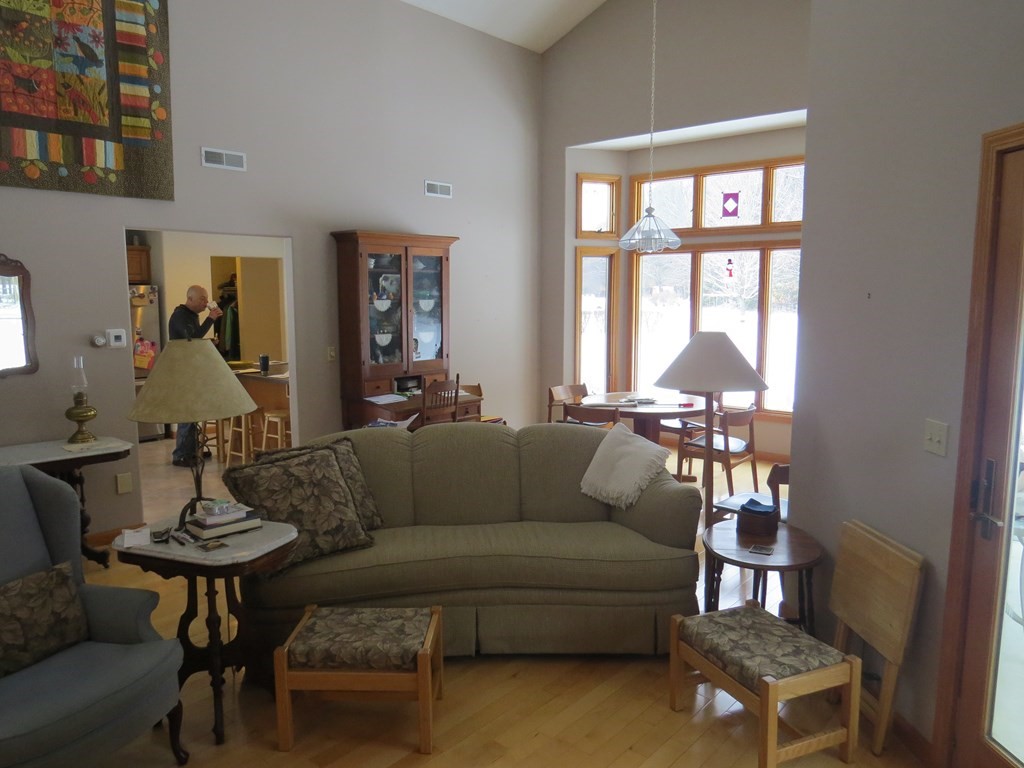 101 Gunn Road Southampton, MA 01073 - Photo 7 of 20 Gallery Image 7