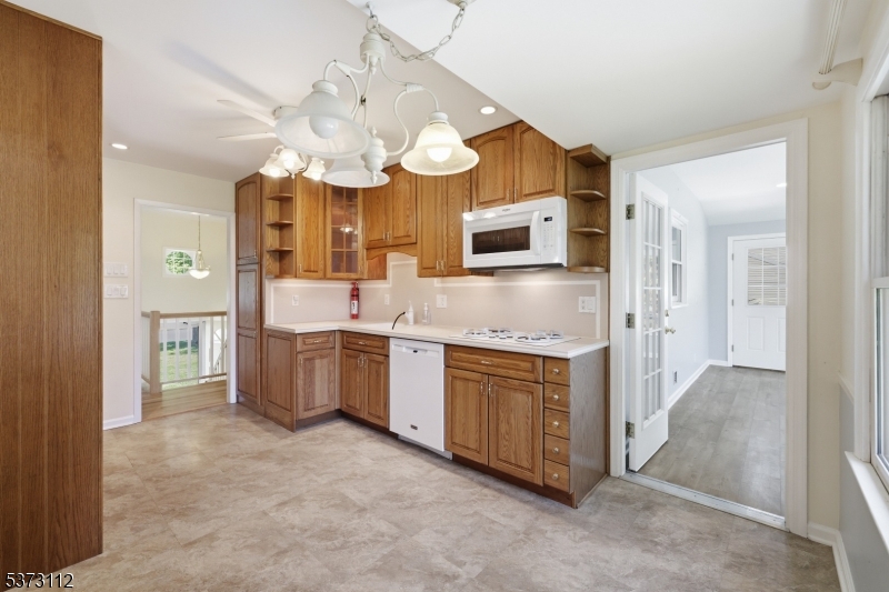 14 Hayward Street Bridgewater, NJ 08805 - Photo 13 of 28
