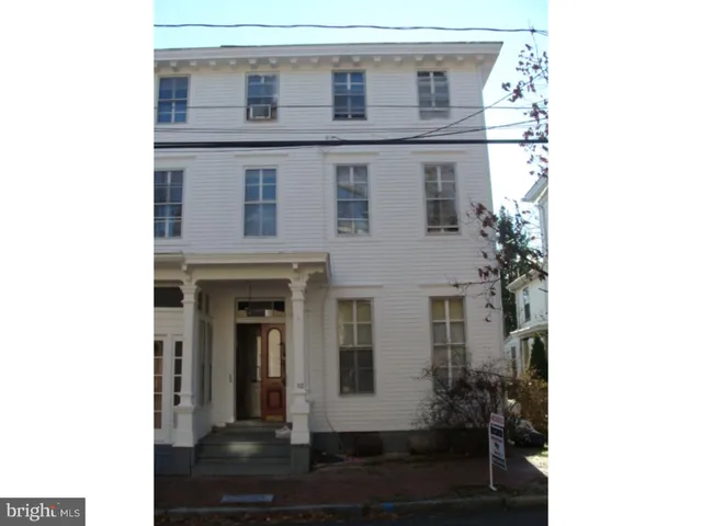 $1,400 | 112 Garden Street, Unit 1, Mount Holly, NJ 08060