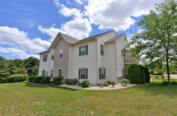 $309,900 | 1059 Stratford Court, Unit 201, Mount Pleasant, WI 53406