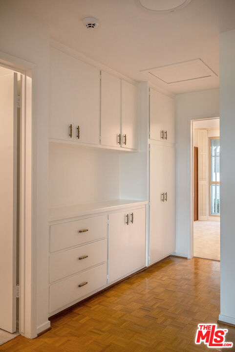 2701 Lake Hollywood Drive Los Angeles, CA 90068 - Photo 33 of 41 a view of an empty room