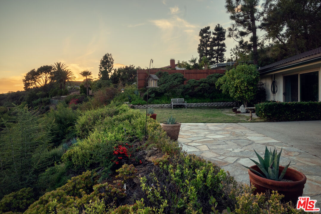 2701 Lake Hollywood Drive Los Angeles, CA 90068 - Photo 9 of 41 a view of a backyard