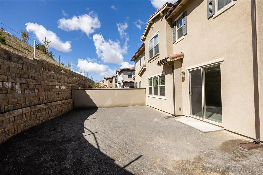 1151 Delpy View Point, Unit 6 Vista, CA 92084 - Photo 8 of 20 Gallery Image 8