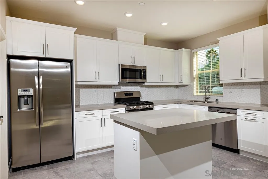 1151 Delpy View Point, Unit 6 Vista, CA 92084 - Photo 10 of 20 Gallery Image 10