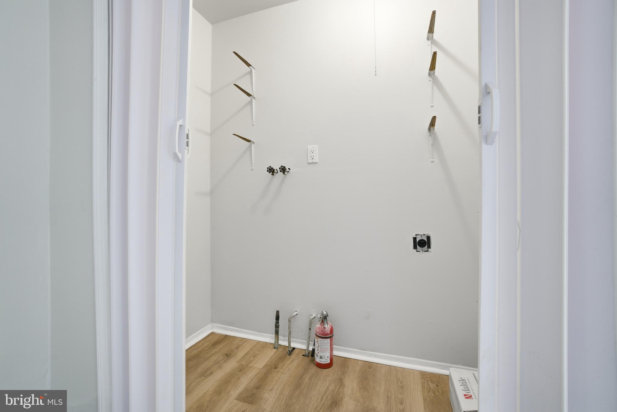 7 Riverview Place Willingboro, NJ 08046 - Photo 14 of 25 a bathroom with a bathtub