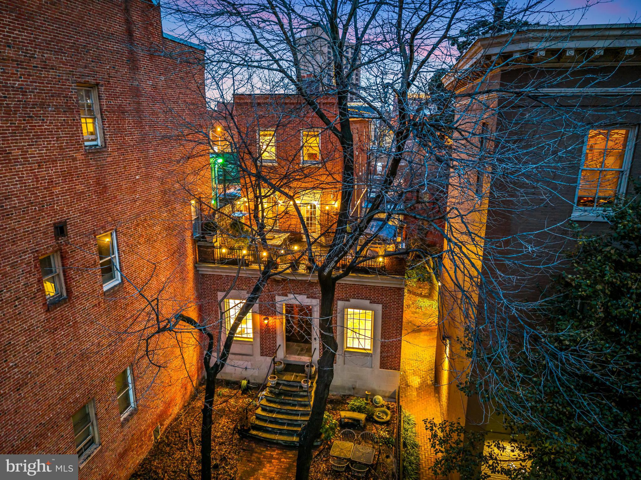 16 West Read Street Baltimore, MD 21201 - Photo 46 of 59 Front exterior dusk