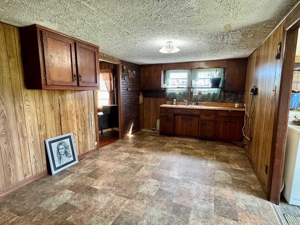 2415 Lime Kiln Road Fries, VA 24330 - Photo 19 of 31 Gallery Image 19