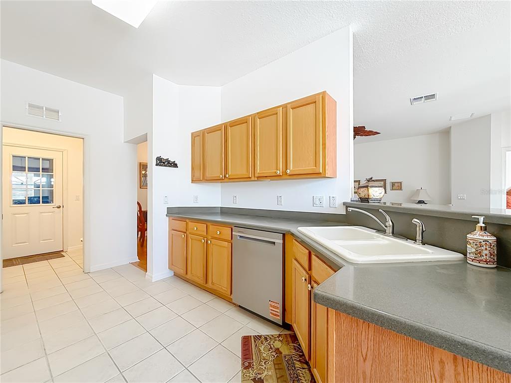 9746 Southwest 89th Loop Ocala, FL 34481 - Photo 13 of 49