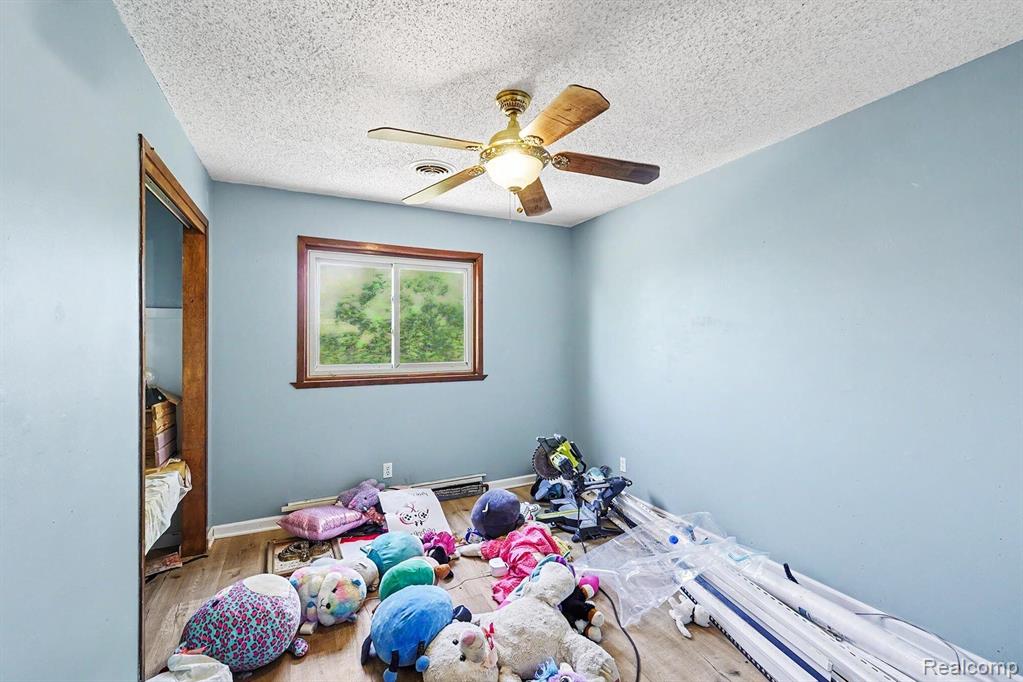 7255 Lahring Road Gaines, MI 48436 - Photo 3 of 25