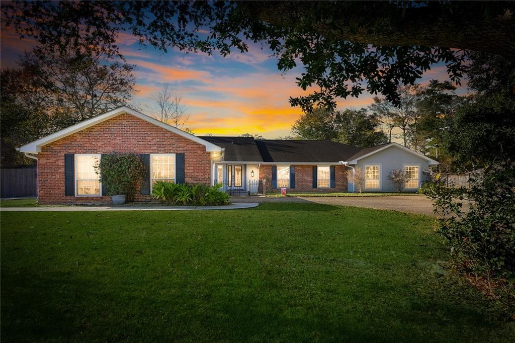 204 Camborne Lane Slidell, LA 70461 - Photo 2 of 37