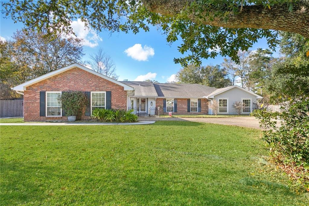 204 Camborne Lane Slidell, LA 70461 - Photo 3 of 37