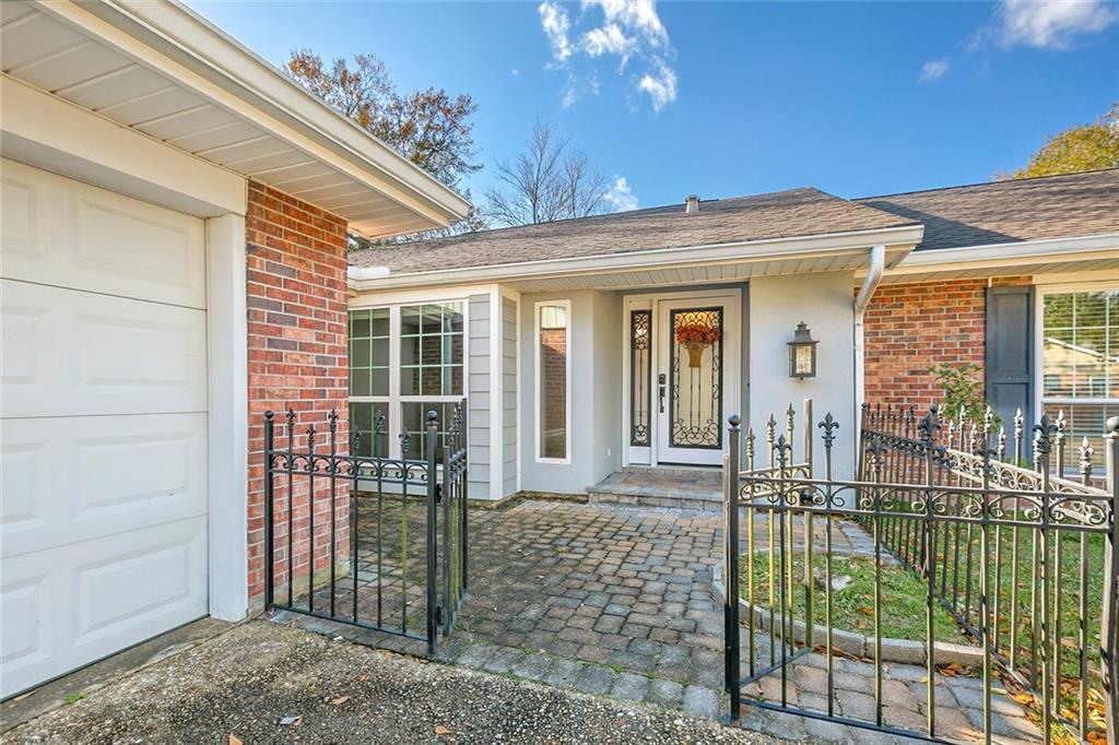 204 Camborne Lane Slidell, LA 70461 - Photo 4 of 37